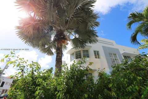 Copropriété à vendre à Miami Beach, Floride: 2 chambres, 59.74 m2 № 1293924 - photo 13