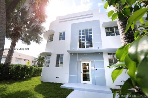 Copropriété à vendre à Miami Beach, Floride: 2 chambres, 59.74 m2 № 1293924 - photo 12