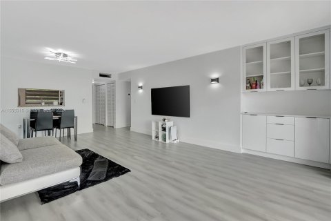 Copropriété à vendre à Miami, Floride: 2 chambres, 91.32 m2 № 1374301 - photo 5