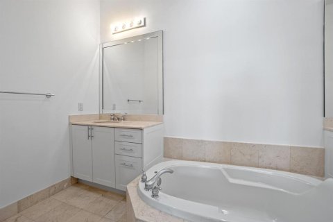 Condo in West Palm Beach, Florida, 1 bedroom  № 692002 - photo 18