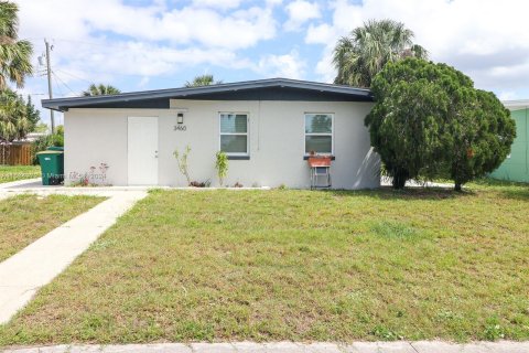 House in Port Charlotte, Florida 2 bedrooms № 1421438 - photo 1