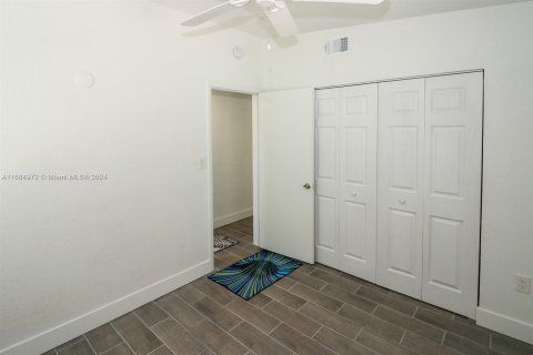 House in Port Charlotte, Florida 2 bedrooms № 1421438 - photo 16