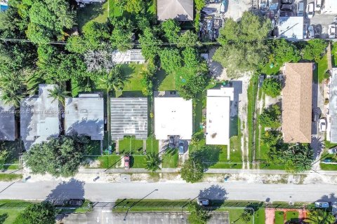 Commercial property in Miami, Florida 137.68 sq.m. № 1421458 - photo 2