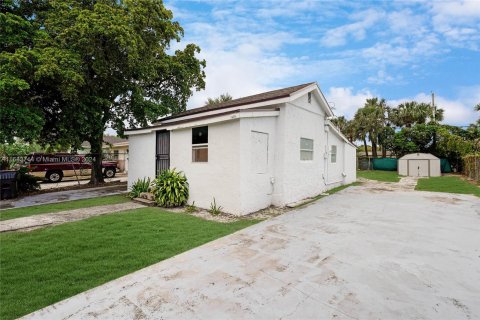 House in Fort Lauderdale, Florida 1 bedroom, 60.76 sq.m. № 1418510 - photo 28