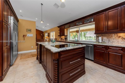 Casa en venta en Miami, Florida, 7 dormitorios, 403.47 m2 № 507620 - foto 12