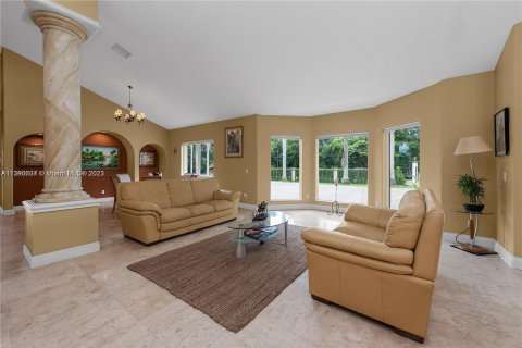 Villa ou maison à vendre à Miami, Floride: 7 chambres, 403.47 m2 № 507620 - photo 6