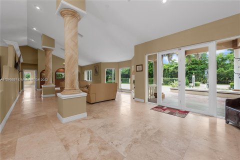 Villa ou maison à vendre à Miami, Floride: 7 chambres, 403.47 m2 № 507620 - photo 5