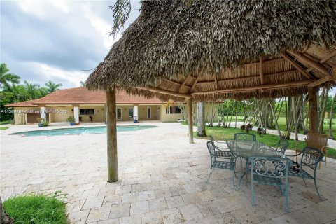 Villa ou maison à vendre à Miami, Floride: 7 chambres, 403.47 m2 № 507620 - photo 29