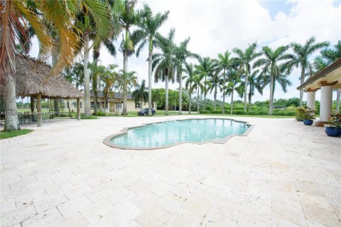 Villa ou maison à vendre à Miami, Floride: 7 chambres, 403.47 m2 № 507620 - photo 26