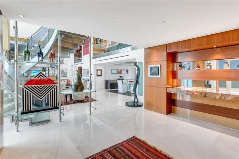 Copropriété à vendre à Miami, Floride: 4 chambres, 929.02 m2 № 1237478 - photo 13