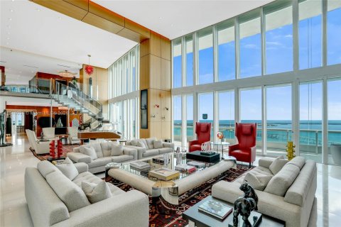 Copropriété à vendre à Miami, Floride: 4 chambres, 929.02 m2 № 1237478 - photo 1