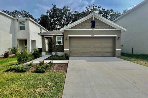 Villa ou maison à louer à Tampa, Floride: 3 chambres, 140.84 m2 № 1373094 - photo 1