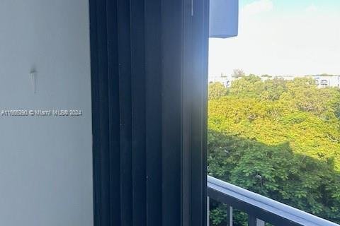 Condo in Miami, Florida, 2 bedrooms  № 1353953 - photo 11