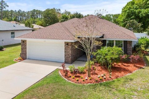 Villa ou maison à louer à Palm Coast, Floride: 4 chambres, 172.05 m2 № 1355883 - photo 3