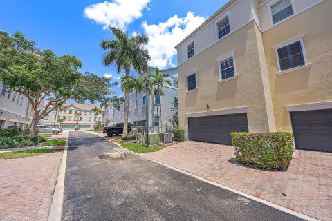 Townhouse in Jupiter, Florida 3 bedrooms, 192.12 sq.m. № 1224675 - photo 15