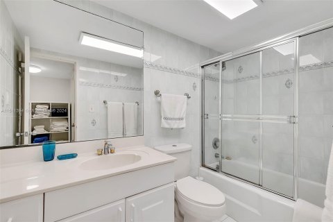 Condominio en venta en Miami Beach, Florida, 2 dormitorios, 95.69 m2 № 938450 - foto 13