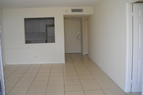Copropriété à vendre à North Miami, Floride: 2 chambres, 99.41 m2 № 77020 - photo 11