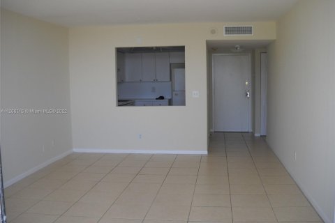 Copropriété à vendre à North Miami, Floride: 2 chambres, 99.41 m2 № 77020 - photo 2