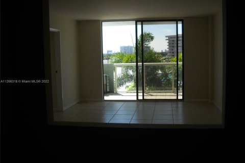 Copropriété à vendre à North Miami, Floride: 2 chambres, 99.41 m2 № 77020 - photo 6