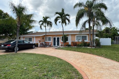 Casa en venta en Miramar, Florida, 3 dormitorios, 187.85 m2 № 1328559 - foto 1