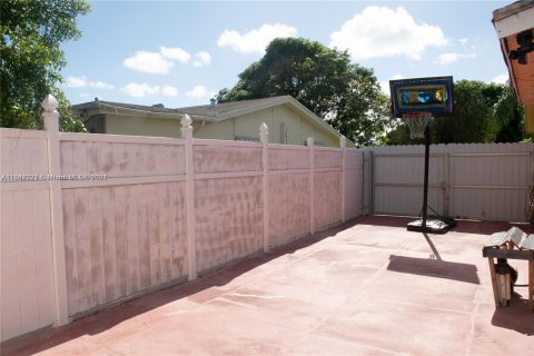 Casa en venta en Miramar, Florida, 3 dormitorios, 187.85 m2 № 1328559 - foto 4