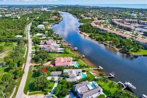 House in Palm Beach Gardens, Florida 6 bedrooms, 530.94 sq.m. № 614662 - photo 13