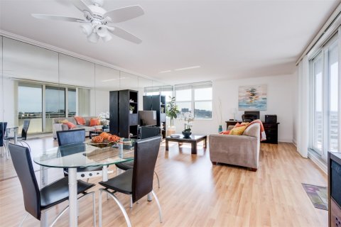 Condo in Fort Lauderdale, Florida, 1 bedroom  № 925428 - photo 20