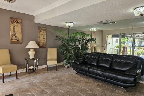Copropriété à vendre à Lauderhill, Floride: 1 chambre, 92.9 m2 № 925427 - photo 3