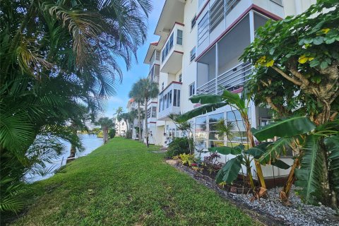 Condominio en venta en Lauderhill, Florida, 1 dormitorio, 92.9 m2 № 925427 - foto 10