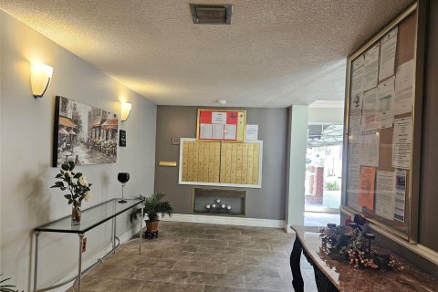 Condominio en venta en Lauderhill, Florida, 1 dormitorio, 92.9 m2 № 925427 - foto 5