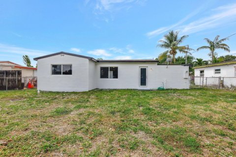 Casa en venta en Miramar, Florida, 2 dormitorios, 75.72 m2 № 1091823 - foto 4