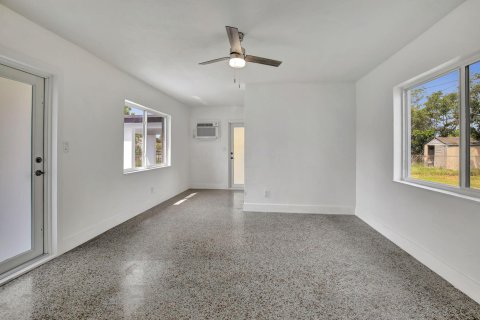 Casa en venta en Miramar, Florida, 2 dormitorios, 75.72 m2 № 1091823 - foto 19