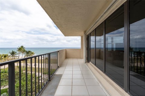 Condo in Lauderdale-by-the-Sea, Florida, 3 bedrooms  № 1091824 - photo 24