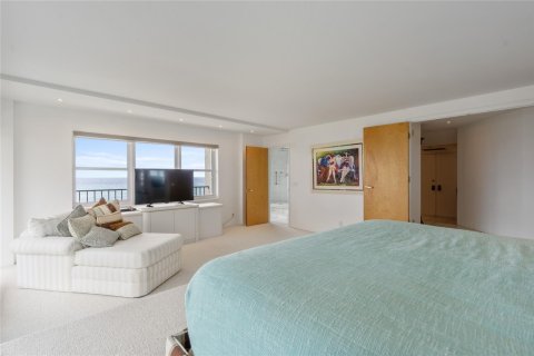 Condo in Lauderdale-by-the-Sea, Florida, 3 bedrooms  № 1091824 - photo 15