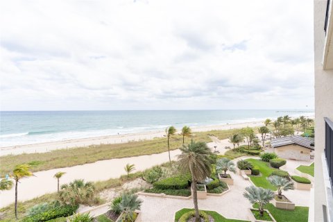 Condo in Lauderdale-by-the-Sea, Florida, 3 bedrooms  № 1091824 - photo 30