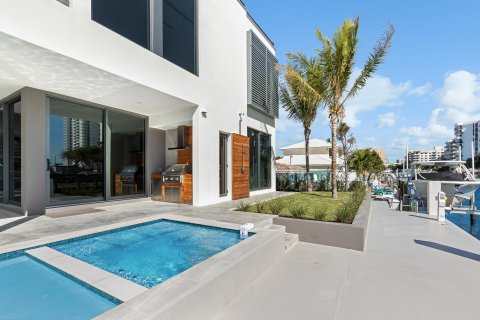 Villa ou maison à vendre à Lauderdale-by-the-Sea, Floride: 5 chambres, 520.25 m2 № 153624 - photo 11
