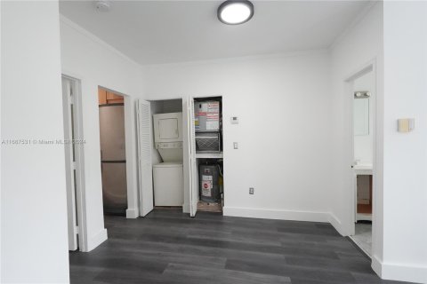 Condo in Miami Beach, Florida, 1 bedroom  № 1428257 - photo 28