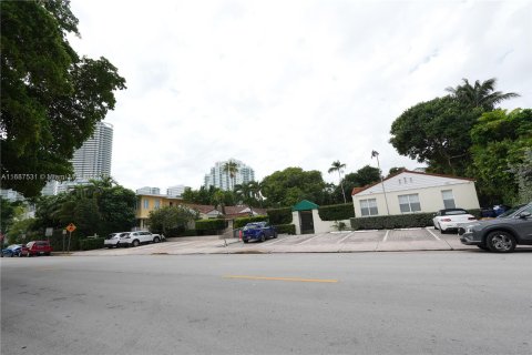 Condo in Miami Beach, Florida, 1 bedroom  № 1428257 - photo 12