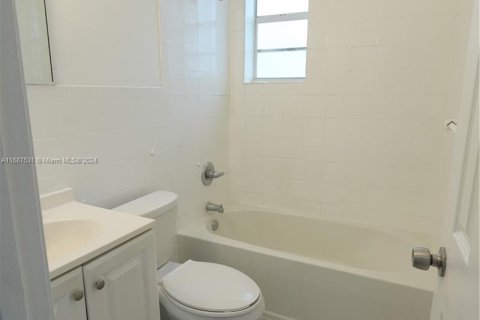 Condo in Miami Beach, Florida, 1 bedroom  № 1428257 - photo 24