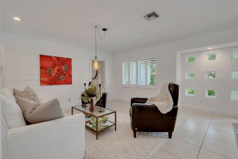 Villa ou maison à vendre à Palmetto Bay, Floride: 4 chambres, 223.34 m2 № 1181272 - photo 13