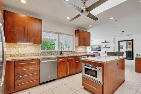 Villa ou maison à vendre à Palmetto Bay, Floride: 4 chambres, 223.34 m2 № 1181272 - photo 4