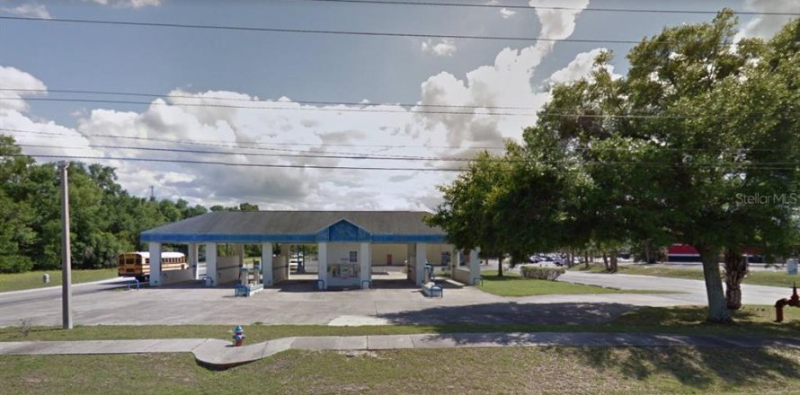 Commercial property in Ocala, Florida 412.67 sq.m. № 230153