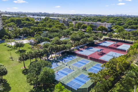 Condo in Pompano Beach, Florida, 3 bedrooms  № 1121422 - photo 22