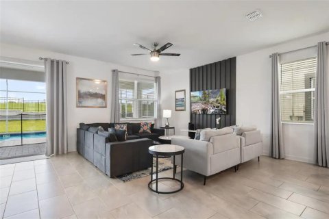 Casa en venta en Davenport, Florida, 10 dormitorios, 404.68 m2 № 1337578 - foto 7