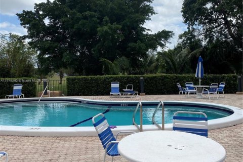 Condo in Hollywood, Florida, 2 bedrooms  № 1147715 - photo 7