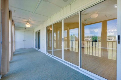 Condo in Venice, Florida, 2 bedrooms  № 1352533 - photo 27