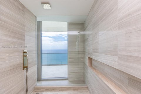 Condominio en venta en Sunny Isles Beach, Florida, 4 dormitorios, 307.13 m2 № 1237798 - foto 23