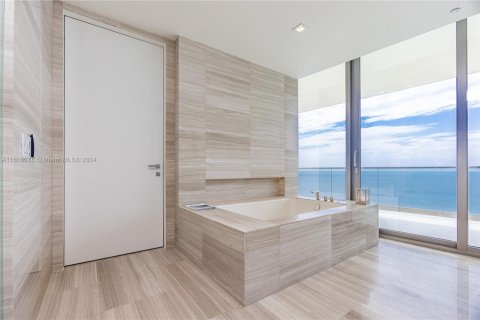 Copropriété à vendre à Sunny Isles Beach, Floride: 4 chambres, 307.13 m2 № 1237798 - photo 21