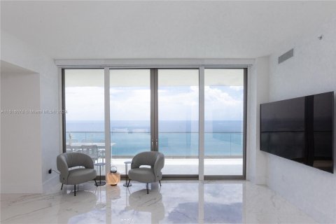 Condominio en venta en Sunny Isles Beach, Florida, 4 dormitorios, 307.13 m2 № 1237798 - foto 19