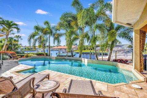 Villa ou maison à vendre à Stuart, Floride: 4 chambres, 313.27 m2 № 925493 - photo 12